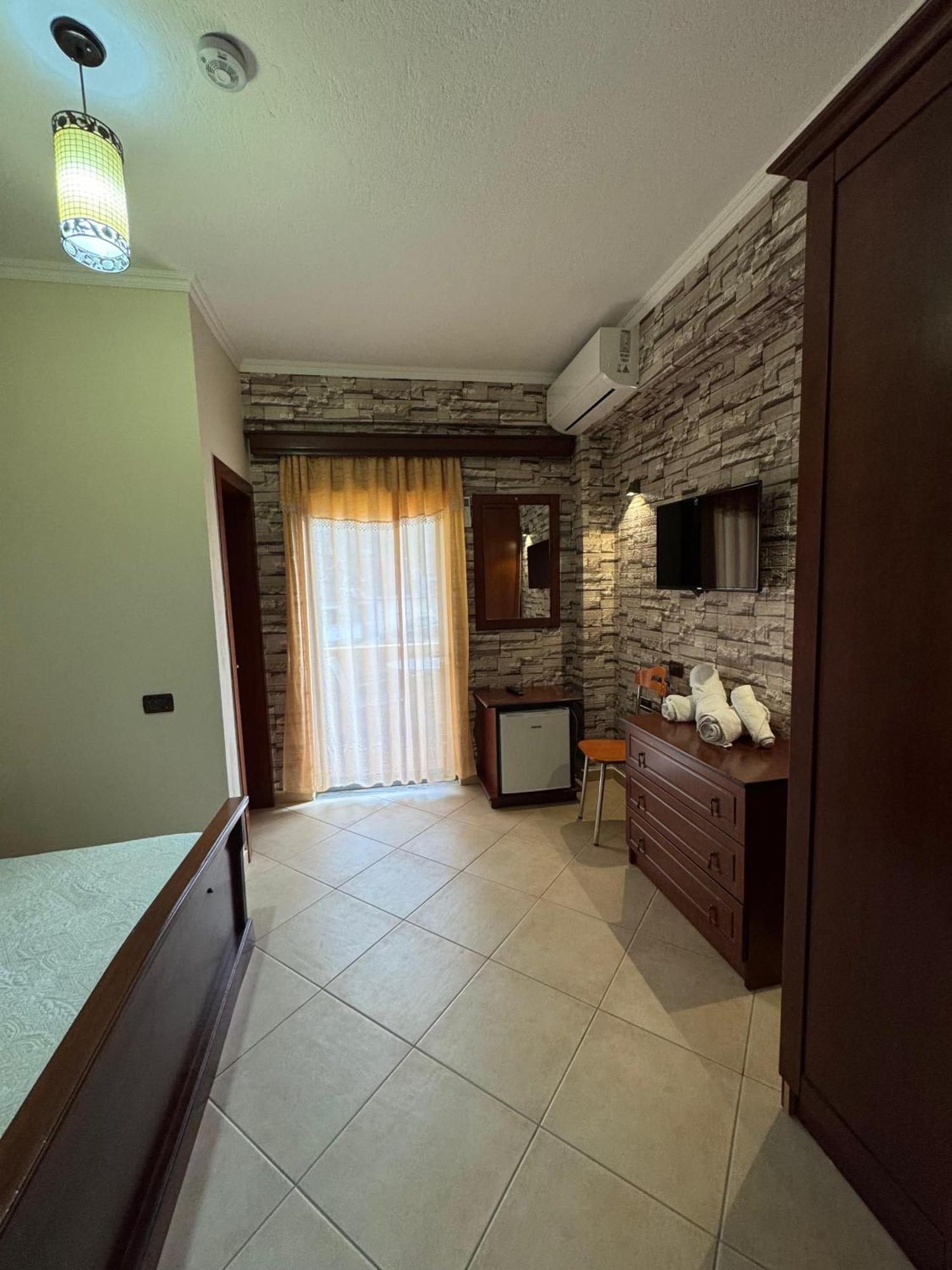 Hotel Restorant Leza Lini 외부 사진